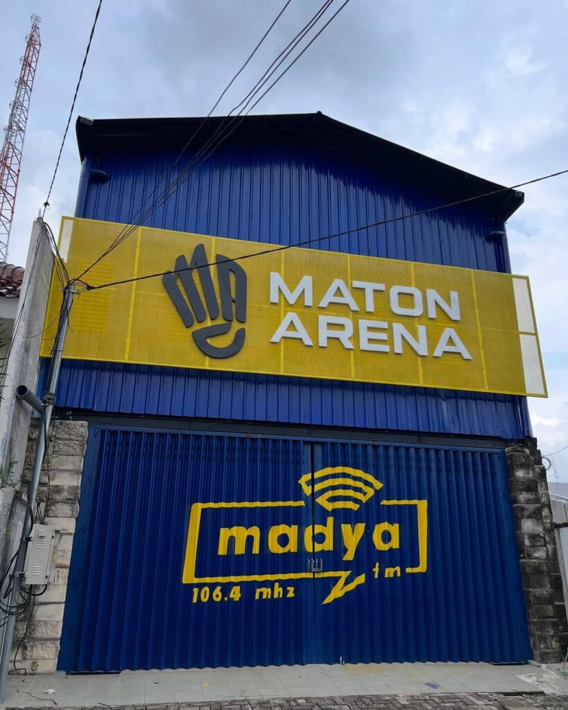 lapangan GOR badminton
